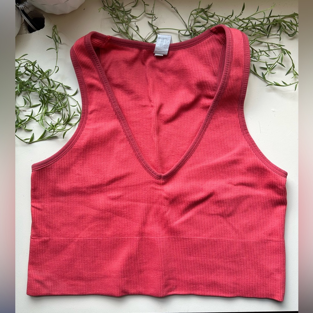 Plunge Seamless Crop ribbed tank top in Red size Large